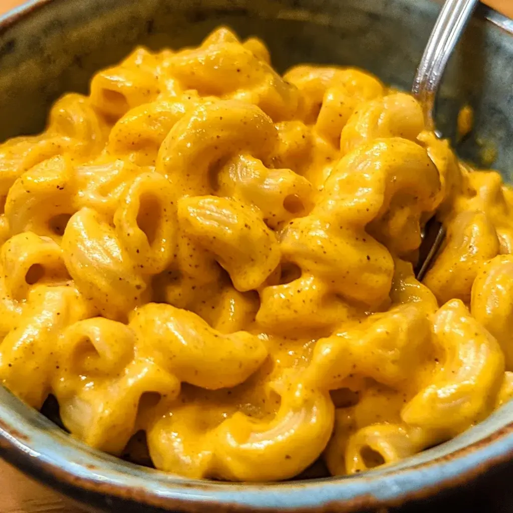 Creamy Vegan Pumpkin Mac & Cheese